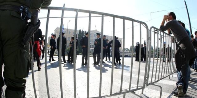Τέλος στις παρελάσεις με κάγκελα, βάζει ο Πάνος Καμμένος