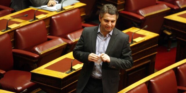 Υποψήφιος πρόεδρος του ΠΑΣΟΚ ο Οδυσσέας Κωνσταντινόπουλος