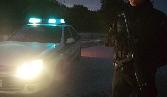 Προσποιήθηκε ότι οι ληστές ήταν φίλοι για να μην τρομάξει η μάνα του!
