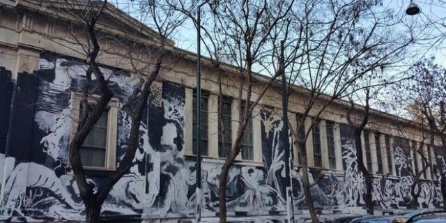 Σε τρεις εβδομάδες θα έχει ολοκληρωθεί ο καθαρισμός του γκραφίτι από το Πολυτεχνείο