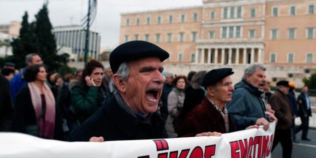 Έρευνα: 337% περισσότεροι φόροι στους φτωχότερους Έλληνες