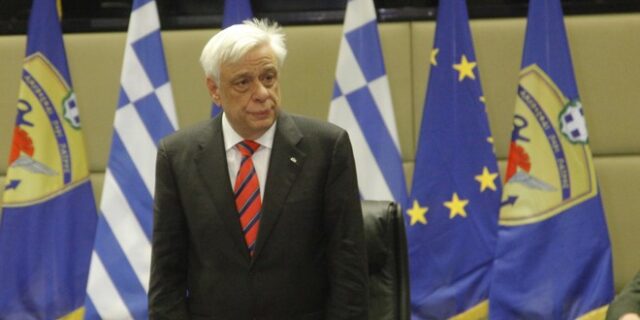 Επίτιμος καθηγητής του πανεπιστημίου Πελοποννήσου, ο Προκόπης Παυλόπουλος