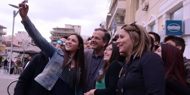 Οι selfies του Σαμαρά στην Καλαμάτα