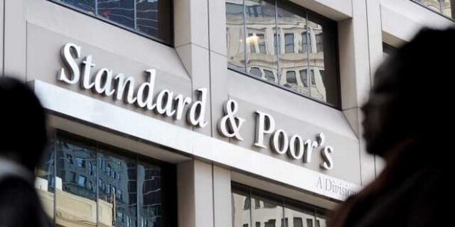 Standard and Poor’s: Παραμένει αρνητικό το αξιόχρεο της Ελλάδας