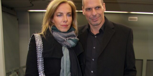 Η δουλειά του Βαρουφάκη είναι να φωτογραφίζεται στο Paris Match