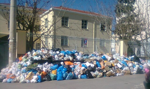 Έρευνα για τα σκουπίδια στην Τρίπολη