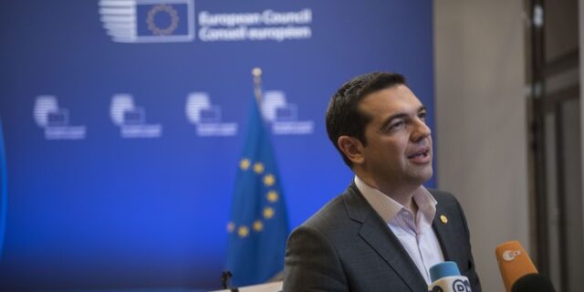 Τσίπρας: Ρήξη με τη διαπλοκή, λύση με την Ευρώπη. Σενάρια εαρινής νυκτός τα περί οικουμενικής κυβέρνησης
