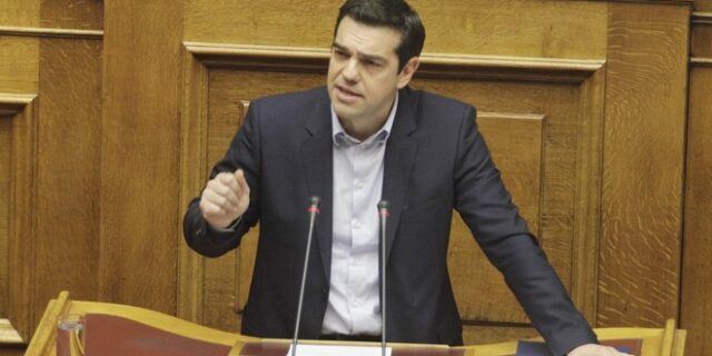 LIVE ΕΙΚΟΝΑ: Η κρίσιμη ομιλία του Αλέξη Τσίπρα στη Βουλή