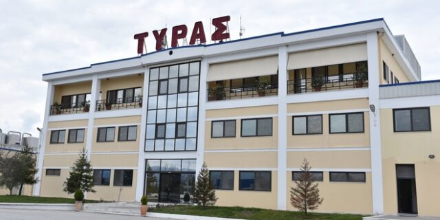ΤΥΡΑΣ: Ένα διαζύγιο, δύο γάμοι και 30 χρόνια ανοδικής πορείας