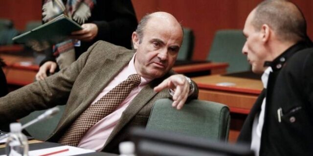 Ισπανός ΥΠΟΙΚ: Διαπραγματευόμαστε νέο πακέτο στήριξη για την Ελλάδα έως 50 δισ. ευρώ