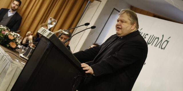 Βενιζέλος: Αντικείμενο δουλέματος η κυβέρνηση. Χάνουμε πολύτιμο εθνικό χρόνο