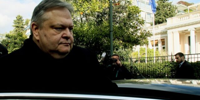 ΠΑΣΟΚ: Η κυβέρνηση δεν έχει εμπιστοσύνη στους βουλευτές της