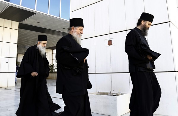 Δίκη Βατοπεδίου: Ενστάσεις στις ‘ιερές ανταλλαγές’
