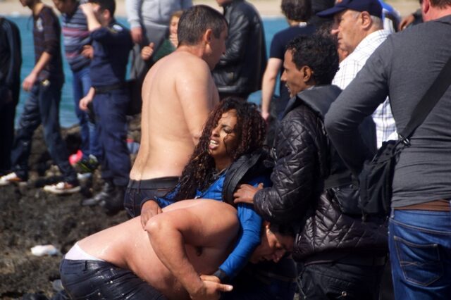 Τραγωδία στη Ρόδο: Ναυάγιο με 200 μετανάστες. Τουλάχιστον 3 νεκροί. Βίντεο-ντοκουμέντο