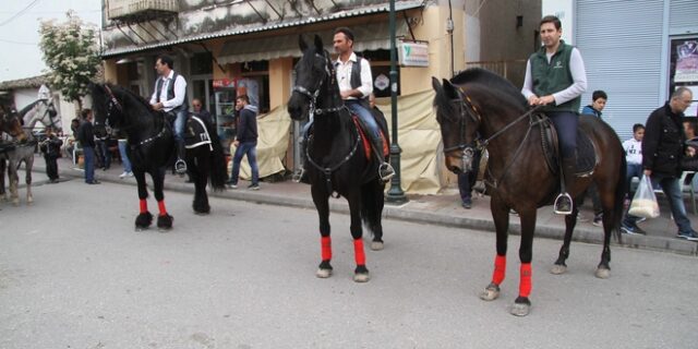 Από τις αυγομαχίες στις Αλογοδρομίες. Έτσι γιορτάζεται το Πάσχα σε όλη την Ελλάδα