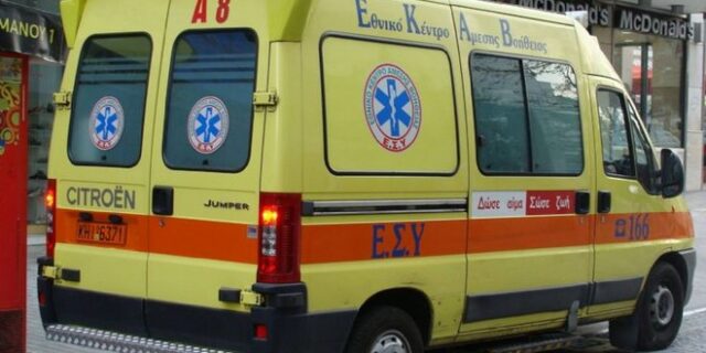 Πιάνουν ξανά δουλειά. Σταματούν την επίσχεση τα πληρώματα του ΕΚΑΒ