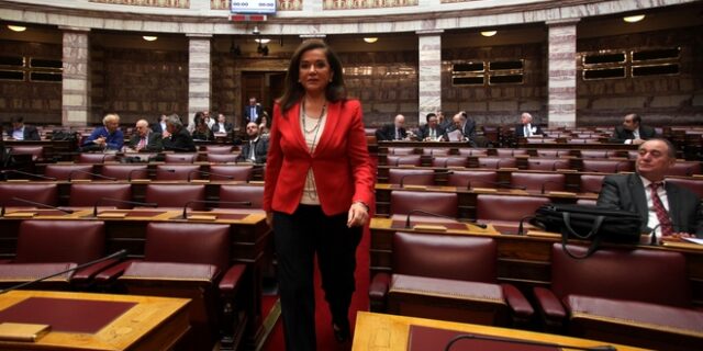 Επιστολή Μπακογιάννη στην Κωνσταντοπούλου: Να συσταθεί επιτροπή για τη μελέτη των μνημονιακών πολιτικών