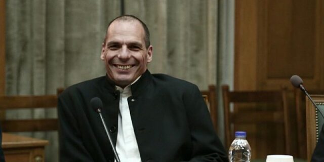 Βαρουφάκης: Οι δύο προηγούμενες κυβερνήσεις φταίνε για τον αποκλεισμό της Ελλάδας από το πρόγραμμα της ΕΚΤ