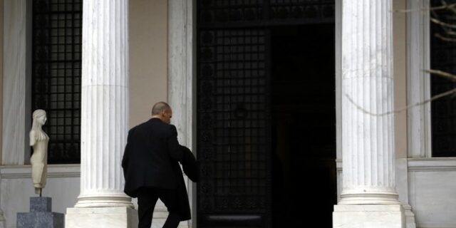 Λύσεις στα σημεία ‘αγκάθια’ αναζητούν στο Μέγαρο Μαξίμου