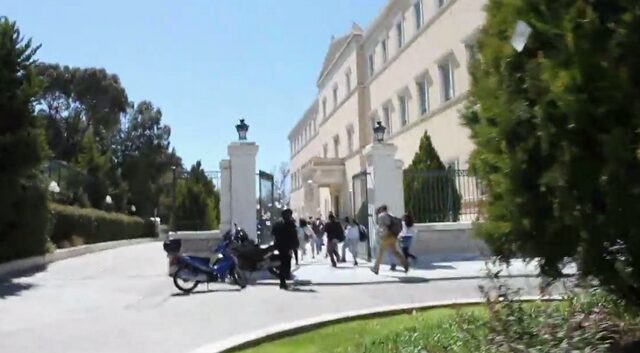 Βίντεο-ντοκουμέντο: Λεπτό προς λεπτό η ‘επίσκεψη’ των αντιεξουσιαστών στη Βουλή
