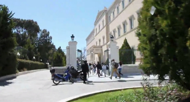 Βίντεο-ντοκουμέντο: Λεπτό προς λεπτό η ‘επίσκεψη’ των αντιεξουσιαστών στη Βουλή
