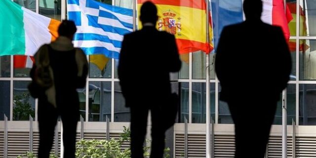 Από το Παρίσι στις Βρυξέλλες η μάχη της διαπραγμάτευσης