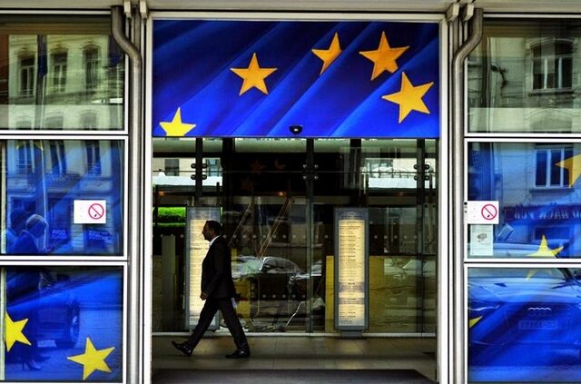 Bloomberg: Η υποχώρηση του δολαρίου δείχνει πώς η Ελλάδα είναι κοντά σε συμφωνία με τους δανειστές