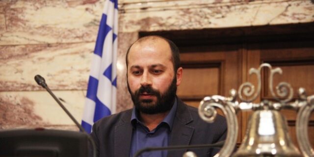 Νέα κόντρα Γεωργιάδη – Διαμαντόπουλου στη Βουλή: Μην μου πετάξετε και καμιά μολότοφ, αφήστε με να μιλήσω