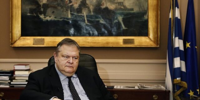 Βενιζέλος: Ο Τσίπρας έκανε συμφωνίες ασυλίας με τη Δεξιά. Προστατεύει Καραμανλή