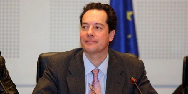 ‘Kαίνε’ τον Μποτόπουλο τα ταμειακά διαθέσιμα. Την παραίτηση του προέδρου της Επιτροπής Κεφαλαιαγοράς ζητά ο Βαρουφάκης