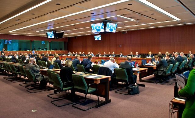 Brussels Group: Συγκλίνουν στα δημοσιονομικά, διαφωνούν στα φορολογικά