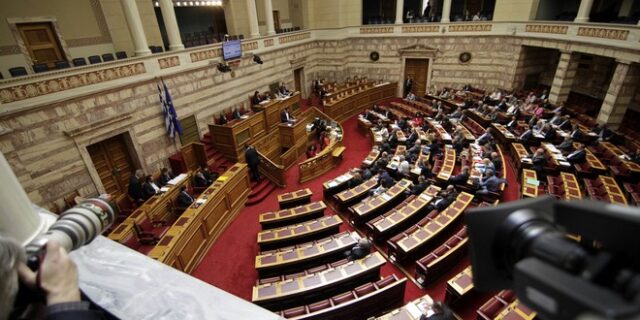 Ψηφίζεται το νομοσχέδιο για την επαναλειτουργία της ΕΡΤ