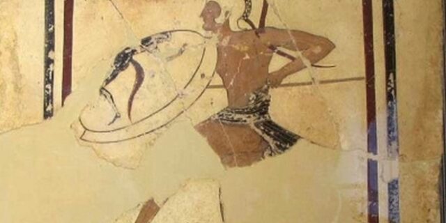 Μηχανή του Χρόνου: O μυστηριώδης ήρωας της Μάχης του Μαραθώνα που εξόντωνε μαζικά τους Πέρσες με ένα άγνωστο υπερόπλο