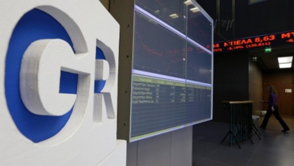 Συμφωνία της τελευταίας στιγμής βλέπει για την Ελλάδα η Fitch