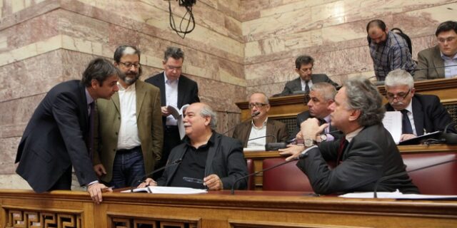 Άναψαν τα αίματα στη Βουλή για τον Κατρούγκαλο