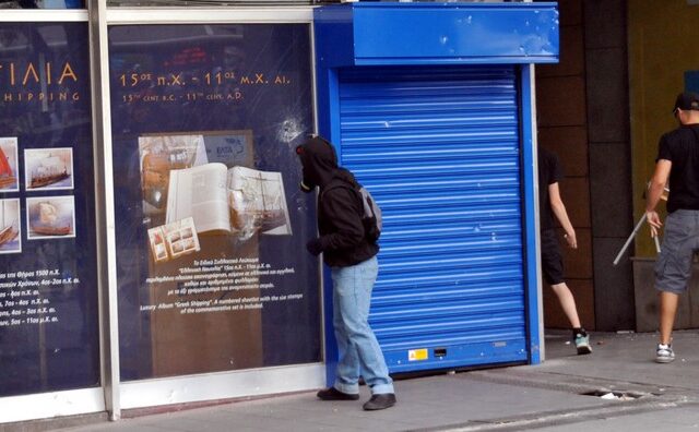 Διατηρείται η κουκούλα ως ποινικό αδίκημα σε ληστείες. Λήψη DNA μόνο υπό αυστηρές προϋποθέσεις