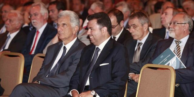 Κόντρα στη δίκη Λαυρεντιάδη
