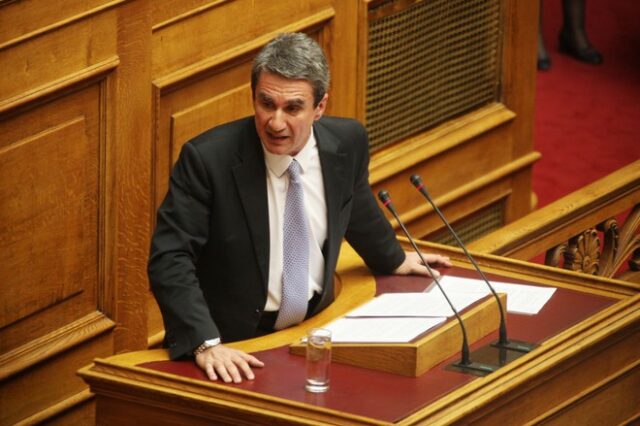 Λοβέρδος: Ανεκδιήγητος κλόουν ο Βαρουφάκης που παίζει τον υπουργό