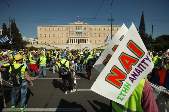 Στο πλευρό των μεταλλωρύχων η Κυβέρνηση: Κανένας δεν θα χάσει τη δουλειά του