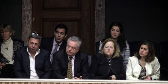 ΕΩΣ ΕΔΩ: Έκκληση των συγγενών θυμάτων τρομοκρατίας προς τους Έλληνες βουλευτές