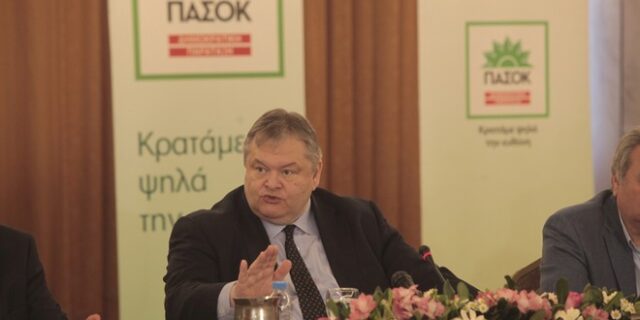 Τον Ιούνιο μεταφέρθηκε το συνέδριο και η εκλογή νέου προέδρου στο ΠΑΣΟΚ