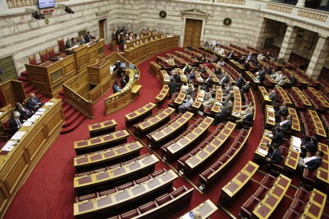 Έντονες αντιδράσεις από την αντιπολίτευση για την ΠΝΠ που δεσμεύει τα αποθεματικά των Δήμων