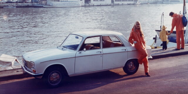 H επέτειος 50 χρόνων από το επαναστατικό Peugeot 204