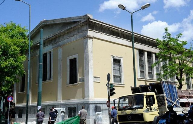 Φωτογραφίες : Χωρίς γκραφίτι το Πολυτεχνείο