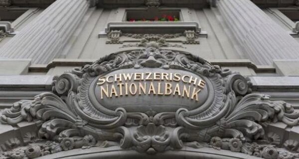 SNB: Αναταραχή στις αγορές αν βγει η Ελλάδα από το ευρώ
