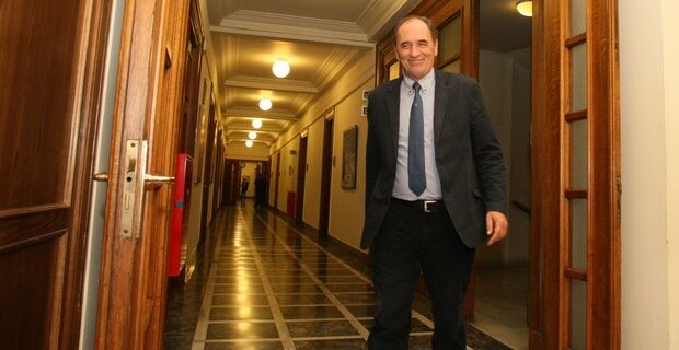 Σταθάκης: Ειδική νομοθεσία για τους ‘καμένους’ δανειολήπτες του ελβετικού φράγκου