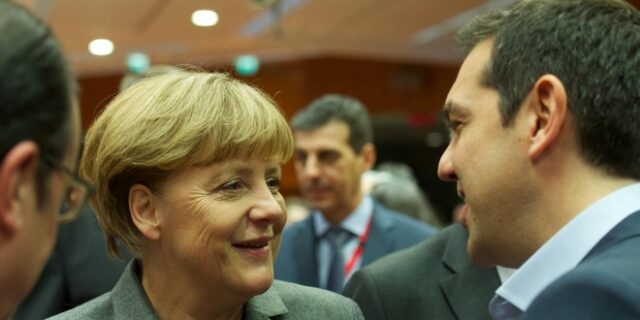Παίρνει πάνω του το παιχνίδι ο Τσίπρας. Επικοινωνία με Μέρκελ και Ντάισελμπλουμ για επίσπευση διαπραγματεύσεων