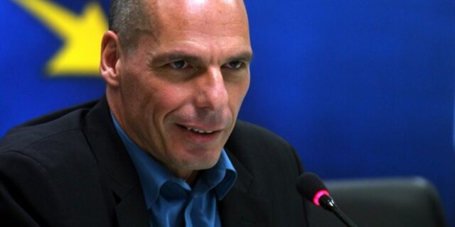 Βαρουφάκης μετά το Eurogroup : Δεν κάνουμε πίσω σε μειώσεις επικουρικών και πλειστηριασμούς πρώτης κατοικίας