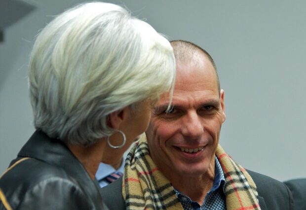 Σε νέα φάση η διαπραγμάτευση Ελλάδας – δανειστών μετά το τετ α τετ Βαρουφάκη – Λαγκάρντ