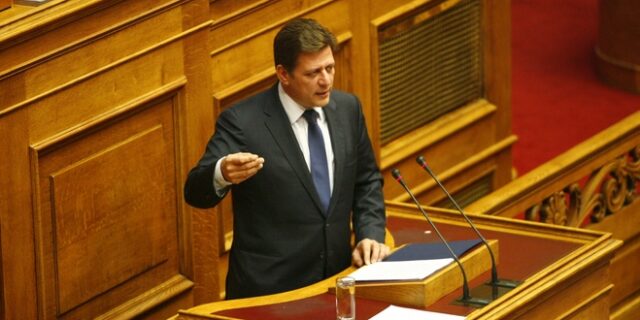 Βαρβιτσιώτης εναντίον Δρίτσα για το μεταναστευτικό